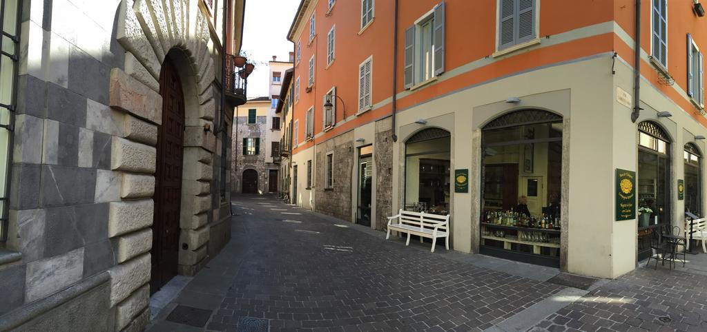 Ancient Courtyard Bonanomi In Como Historic Centre Kamer foto