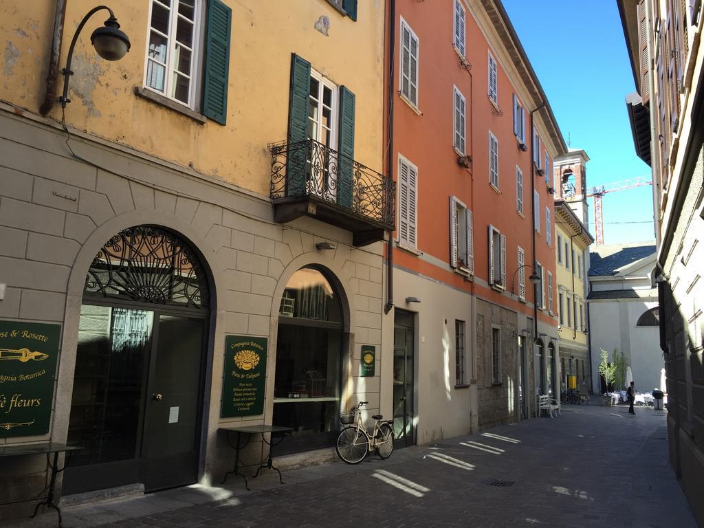 Ancient Courtyard Bonanomi In Como Historic Centre Kamer foto